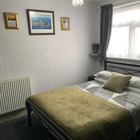 Guest house Hornby Villa- 4star B&b-couples & Families Only 4*