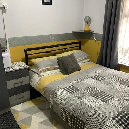 Hornby Villa- 4star B&b-couples & Families Only Guest house Blackpool