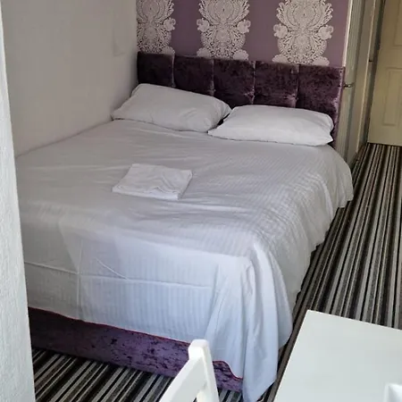 On The Beach Hotel Отель типа 