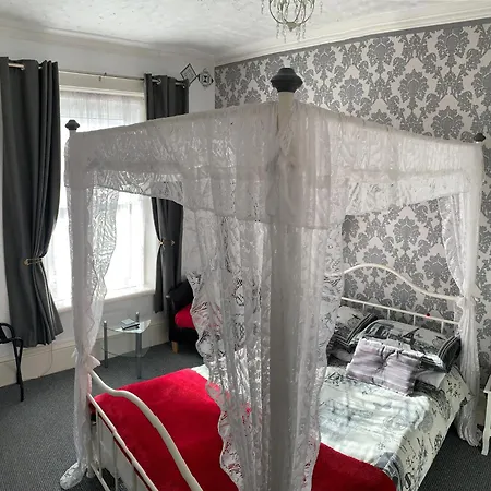 Guest house Hornby Villa- 4star B&b-couples & Families Only 4*