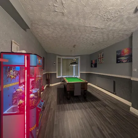 Palace - Pet Friendly - Everyone Welcome