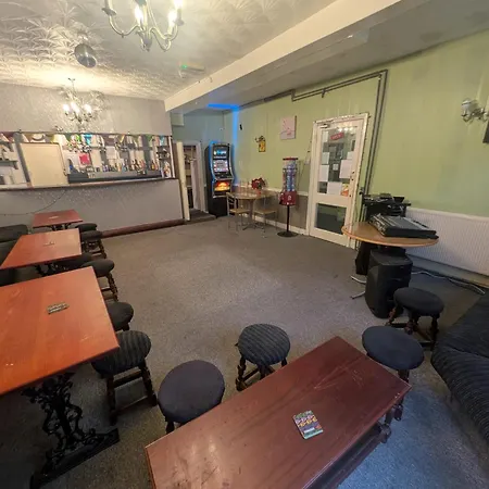 Palace - Pet Friendly - Everyone Welcome *