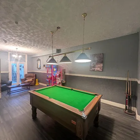 Palace - Pet Friendly - Everyone Welcome *