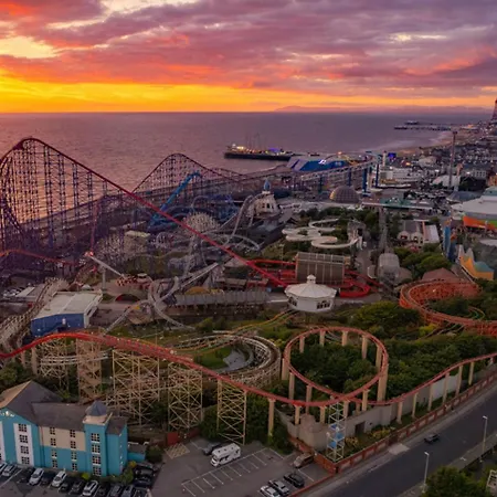 Hotel The Big Blue - Pleasure 4*