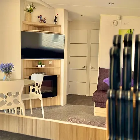Marton Mere - 3 Bedroom Caravan Holiday home