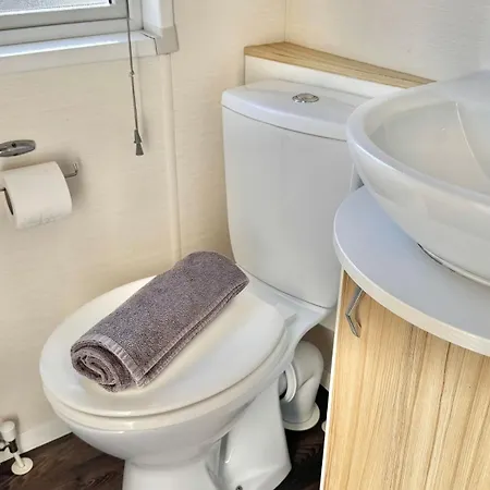 Marton Mere - 3 Bedroom Caravan *