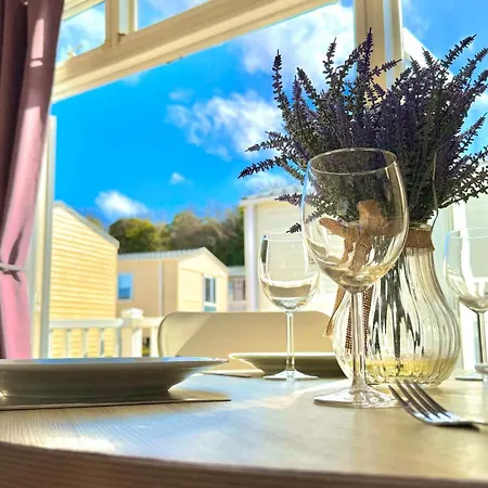 Marton Mere - 3 Bedroom Caravan * Blackpool