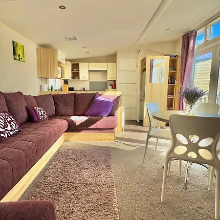 Marton Mere - 3 Bedroom Caravan Holiday home