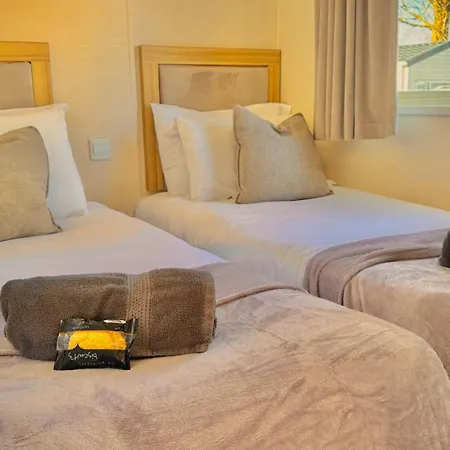 Marton Mere - 3 Bedroom Caravan Holiday home *