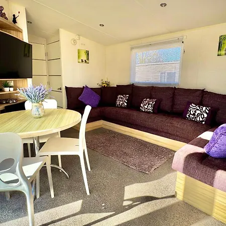 Holiday home Marton Mere - 3 Bedroom Caravan *