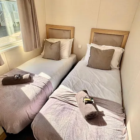 Marton Mere - 3 Bedroom Caravan Holiday home Blackpool