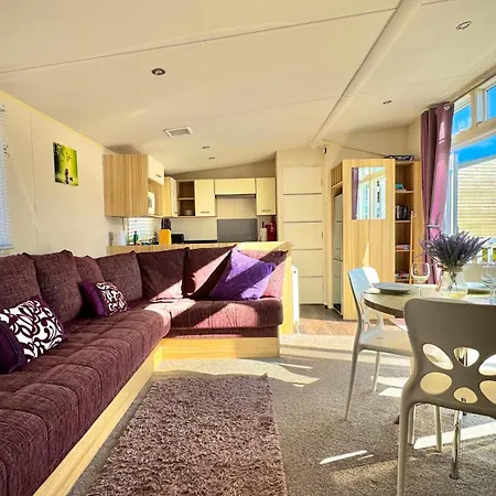 Marton Mere - 3 Bedroom Caravan Holiday home *