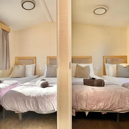 Holiday home Marton Mere - 3 Bedroom Caravan *