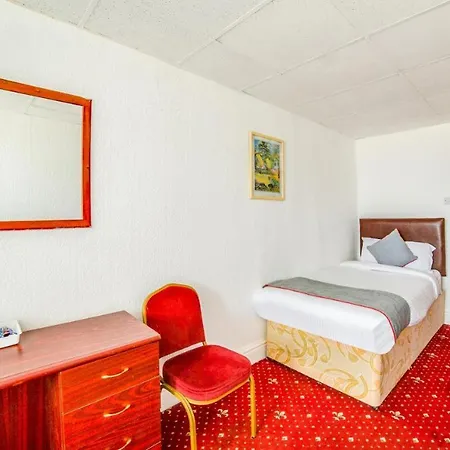 Hotel Oyo The Golden Cheval 3*