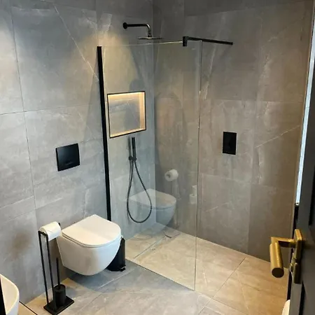 Holiday home Modern Near Attractions Sleeps 7