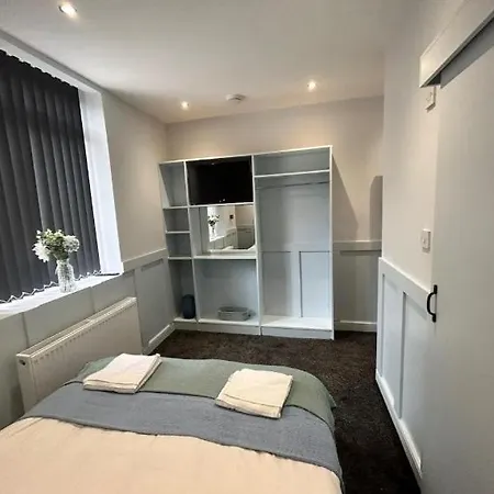 Full Private House Sleeping 26 Blackpool
