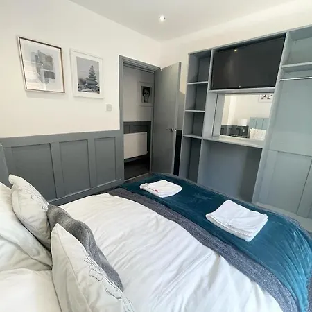 Holiday home Full Private House Sleeping 26 Blackpool