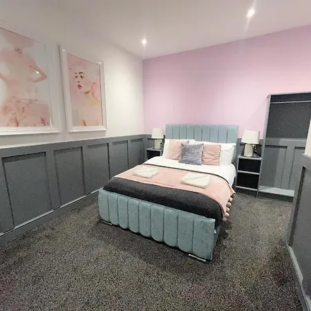 Full Private House Sleeping 26 * Blackpool