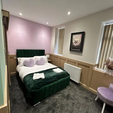 Full Private House Sleeping 26 * Blackpool