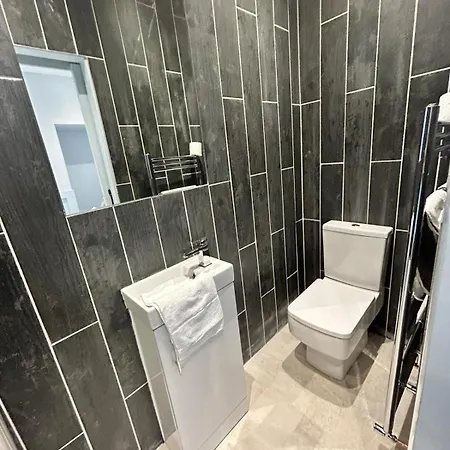 Full Private House Sleeping 26 * Blackpool