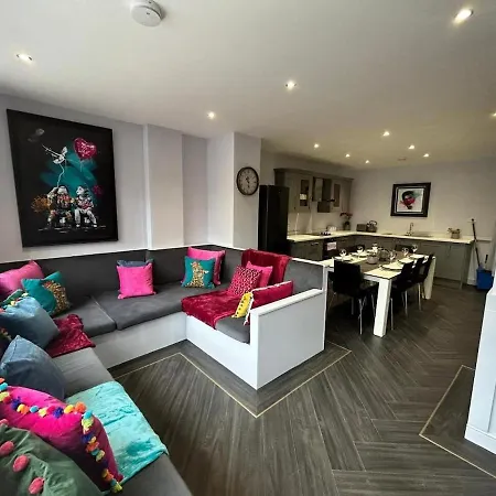 Full Private House Sleeping 26 Blackpool