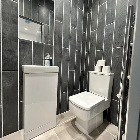 Full Private House Sleeping 26 Holiday home Blackpool