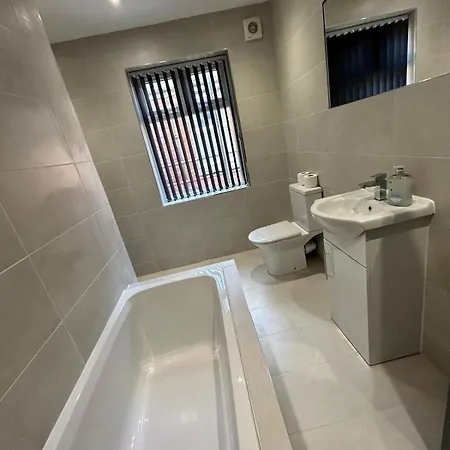 Full Private House Sleeping 26 Holiday home Blackpool