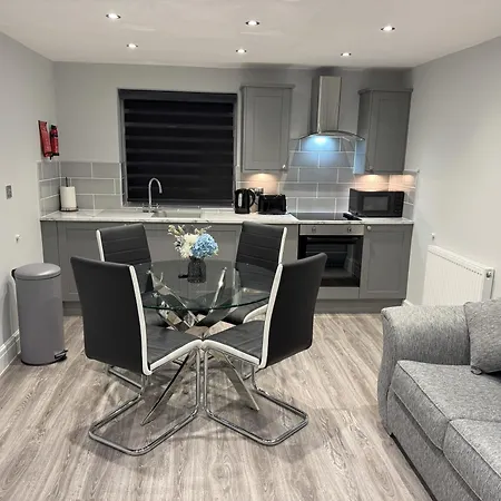 Edward Place Luxury Hot Tub Apartament *