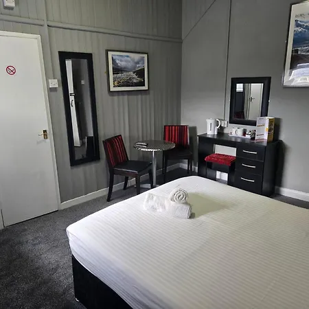 Peek-A-Booze - Budget Hotel - Adults Only Hotel Blackpool