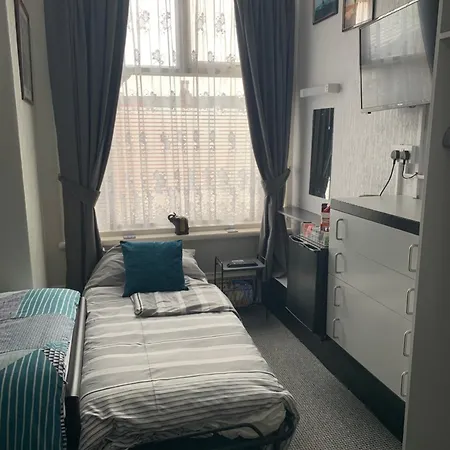 Hornby Villa- 4star B&b-couples & Families Only Guest house Blackpool