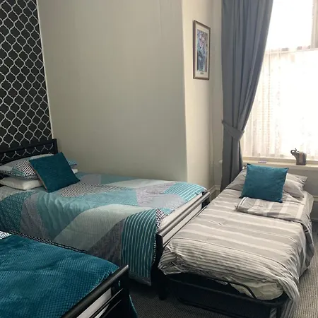 Guest house Hornby Villa- 4star B&b-couples & Families Only 4*