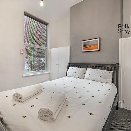 Polkadot Winter Gardens - Large Modern In By Polkastays Apartment Blackpool