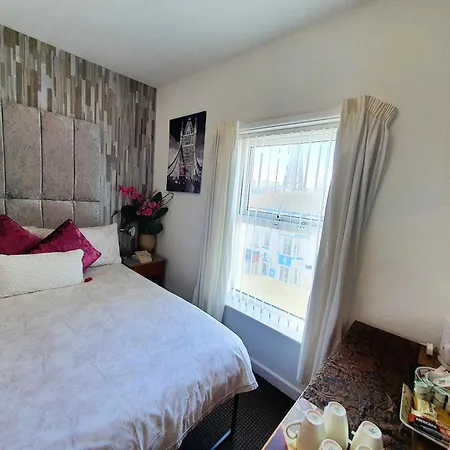 Bed & Breakfast Windsor House