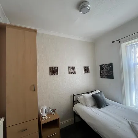 Гостевой дом At 22 Блэкпул