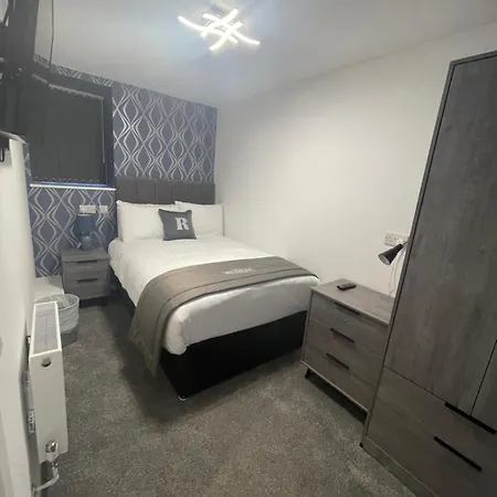 Ruskin 3*