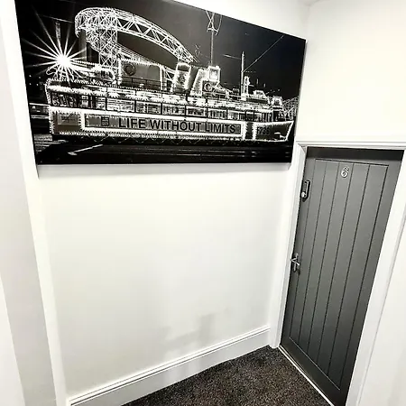 Hornby Luxury Hot Tub And Jacuzzi Suites Apartment Blackpool