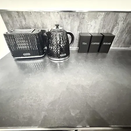 Hornby Luxury Hot Tub And Jacuzzi Suites *