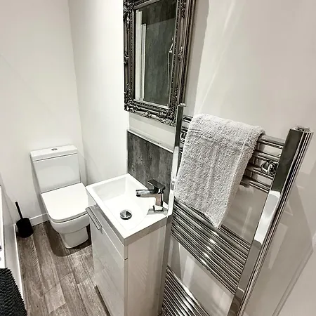 Hornby Luxury Hot Tub And Jacuzzi Suites