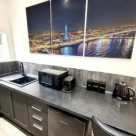 Apartment Hornby Luxury Hot Tub And Jacuzzi Suites *