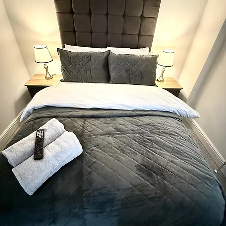 Apartment Hornby Luxury Hot Tub And Jacuzzi Suites *