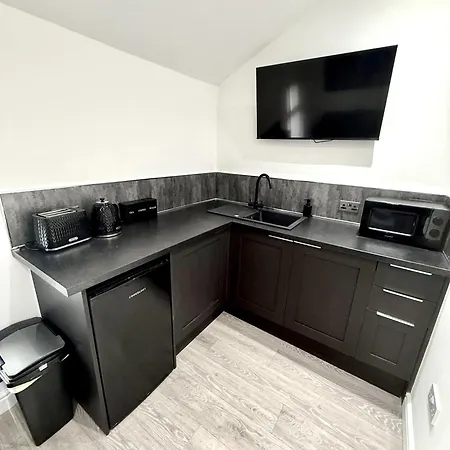 Hornby Luxury Hot Tub And Jacuzzi Suites * Blackpool