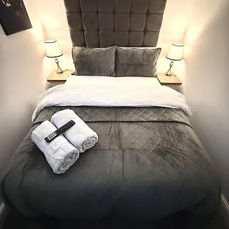 Apartment Hornby Luxury Hot Tub And Jacuzzi Suites *