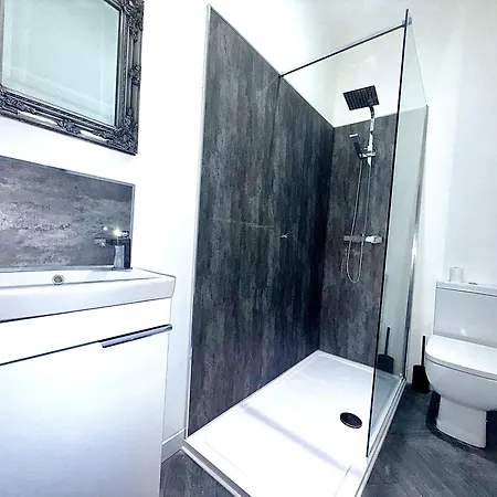 Hornby Luxury Hot Tub And Jacuzzi Suites Blackpool