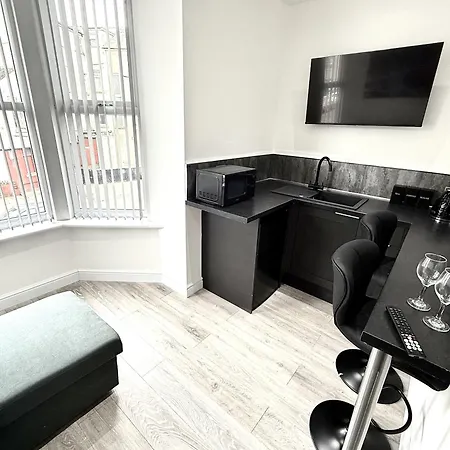 Hornby Luxury Hot Tub And Jacuzzi Suites Apartment