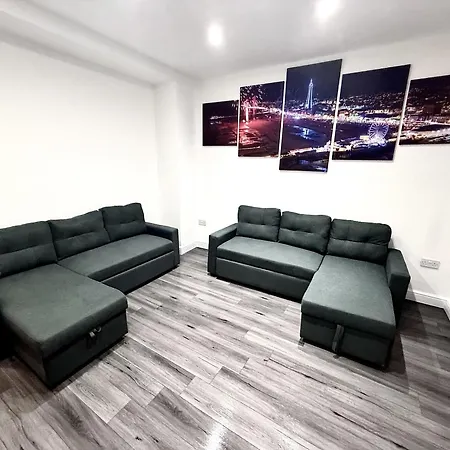 Apartment Hornby Luxury Hot Tub And Jacuzzi Suites *