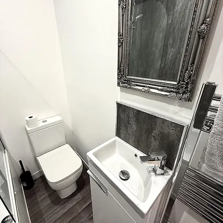 Hornby Luxury Hot Tub And Jacuzzi Suites * Blackpool