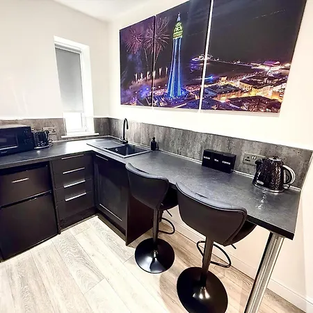 Apartment Hornby Luxury Hot Tub And Jacuzzi Suites