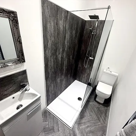 Apartment Hornby Luxury Hot Tub And Jacuzzi Suites
