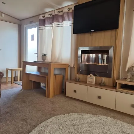 Kemping Private Caravan To Hire - Marton Mere Haven Village Blackpool
