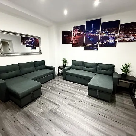 Apartment Hornby Luxury Hot Tub And Jacuzzi Suites